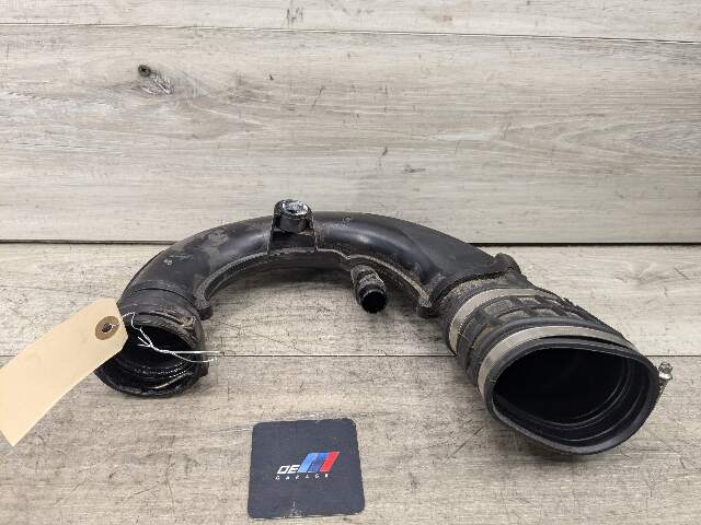 16-19 OEM BMW G12 G30 750 Engine N63R Front Right Side Air Intake Hose Cyl 1-4