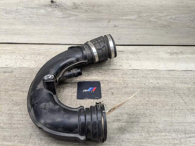 16-19 OEM BMW G12 G30 750 Engine N63R Front Right Side Air Intake Hose Cyl 1-4