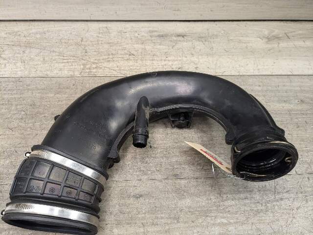 16-19 OEM BMW G12 G30 750 Engine N63R Front Right Side Air Intake Hose Cyl 1-4