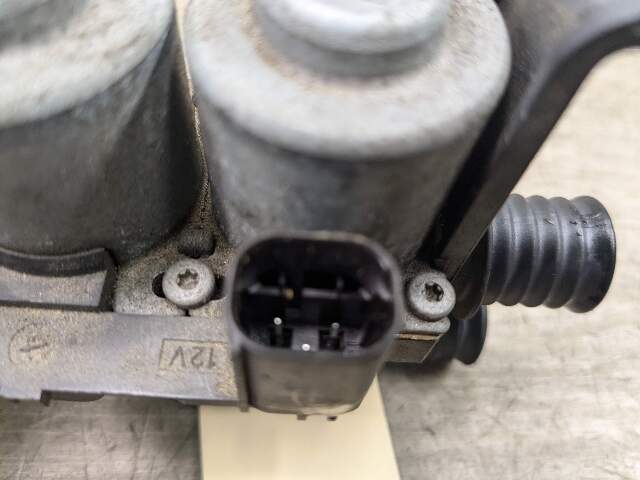 07-19 OEM BMW E70 E71 F15 F16 F85 X5 X6 Engine Water Heater Control Valve Pump