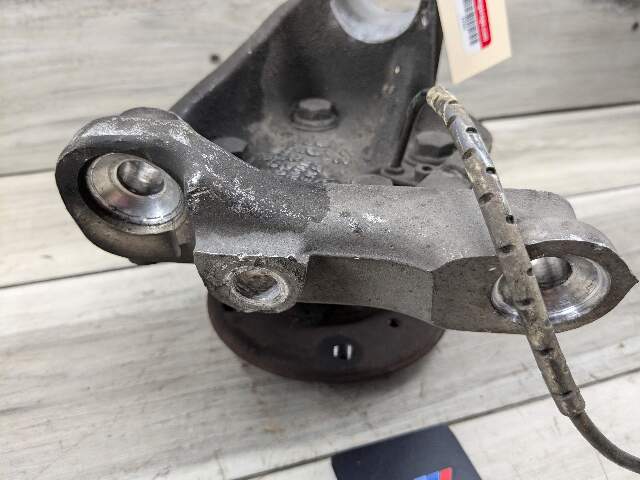 06-13 OEM BMW E88 E90 E92 RWD Front Left Hub Knuckle Wheel Bearing Carrier