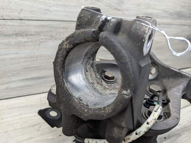 06-13 OEM BMW E82 E88 E90 E92 RWD Front Right Hub Knuckle Wheel Bearing Spindle