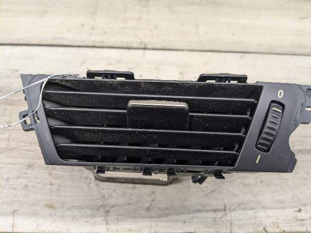 06-13 OEM BMW E90 E92 E93 335 328 M3 Left Driver Side Dashboard Air Vent