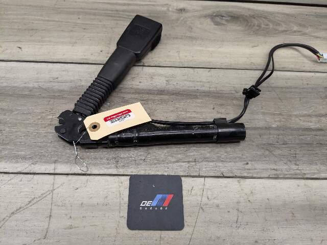 12-20 OEM BMW F22 F30 F36 F82 F80 M3 M4 435 Front Right Side Seatbelt Buckle