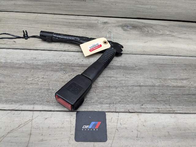 12-20 OEM BMW F22 F30 F36 F82 F80 M3 M4 435 Front Right Side Seatbelt Buckle