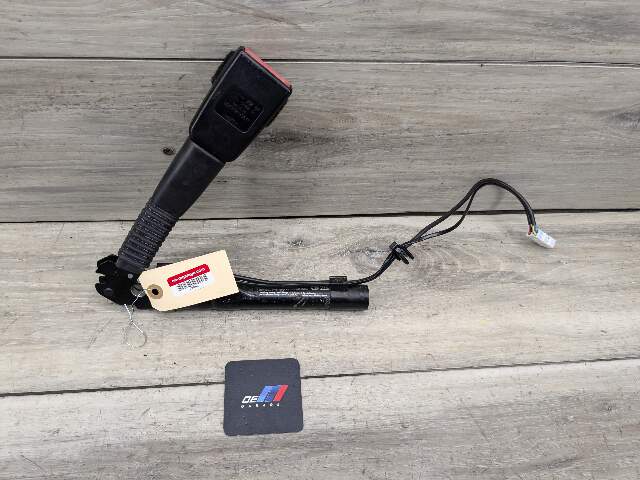 12-20 OEM BMW F22 F30 F36 F82 F80 M3 M4 435 Front Right Side Seatbelt Buckle