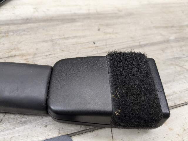 12-20 OEM BMW F22 F30 F36 F82 F80 M3 M4 435 Front Right Side Seatbelt Buckle