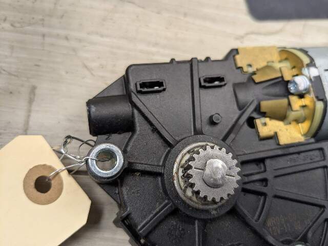 OEM BMW F06 F82 F80 F13 F32 F10 M2 M3 M4 M6 Upper Sunroof Moon Roof Motor Unit