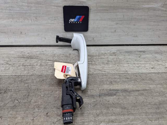 12-18 OEM BMW F23 F30 F82 M3 M4 COMFORT ACCESS Passenger Right Door Handle White
