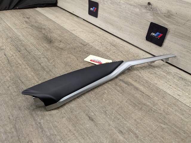 WEAR* 19-21 OEM BMW G20 Right Passenger Side Decorative Trim Center Console
