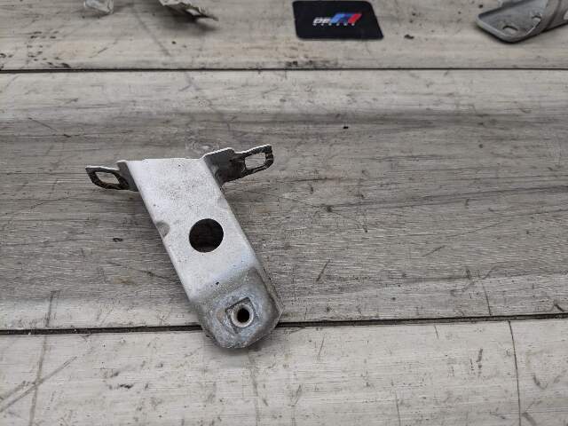 12-20 OEM BMW F30 F32 F33 F36 430 335 Front Left Fender Wing Holder Bracket Set