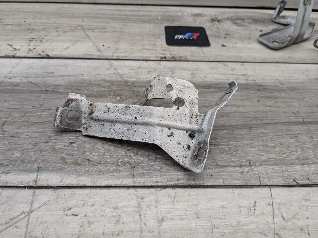 12-20 OEM BMW F30 F32 F33 F36 430 335 Front Left Fender Wing Holder Bracket Set
