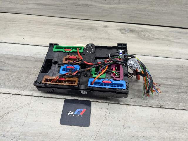 OEM BMW G20 330 M340 Rear Battery Power Distribution Fuse Relay Junction Box