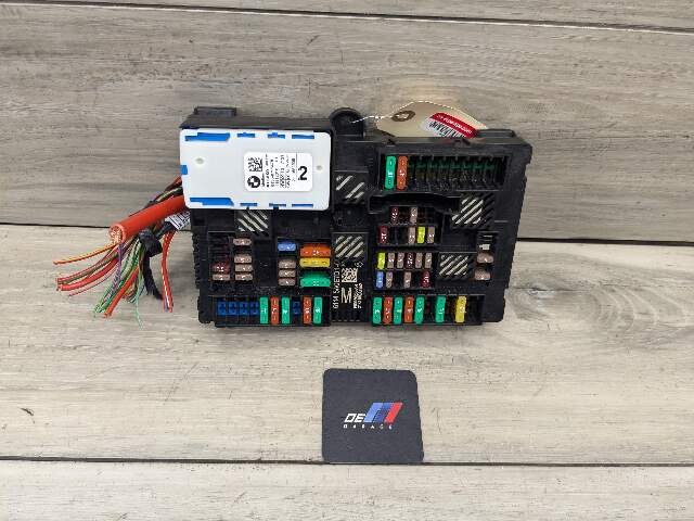 OEM BMW G20 330 M340 Rear Battery Power Distribution Fuse Relay Junction Box