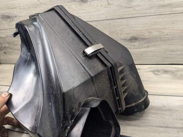 OEM BMW G20 G22 G23 G26 G42 330 430 Engine B46 Air Box Filter Cleaner Housing
