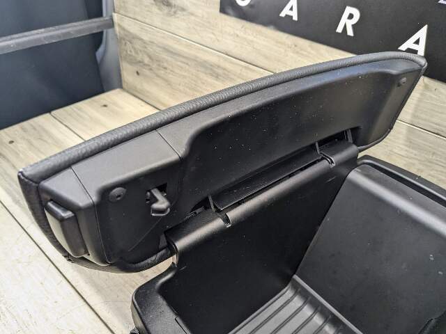 14-19 OEM BMW F15 F16 F85 F86 X5 X6 M Front Center Console Arm Rest Leather