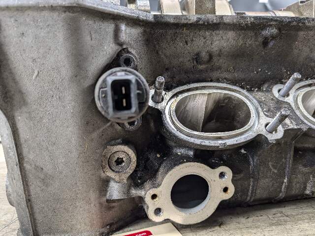 06-13 OEM BMW E90 E92 E93 Engine S65 Passenger Right Side Cylinder Head