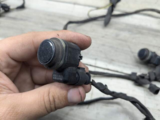 SCRATCH* OEM BMW F01 F02 750 FRONT Parking Distance Sonic Sensors PDC Harness