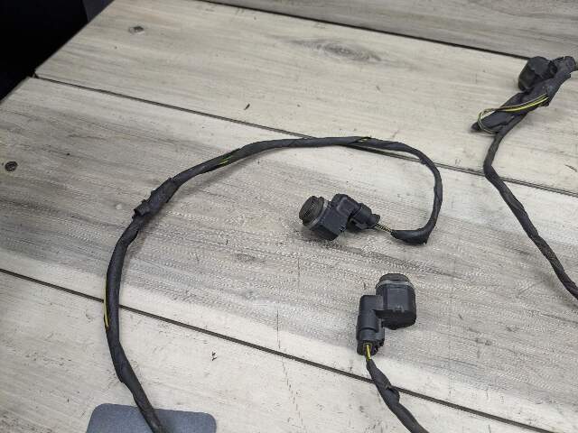 SCRATCH* OEM BMW F01 F02 750 FRONT Parking Distance Sonic Sensors PDC Harness