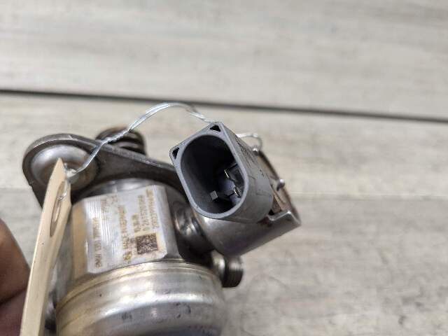 10-14 OEM BMW F10 F01 F02 F12 F13 X5 Engine N63 HPFP High Pressure Fuel Pump