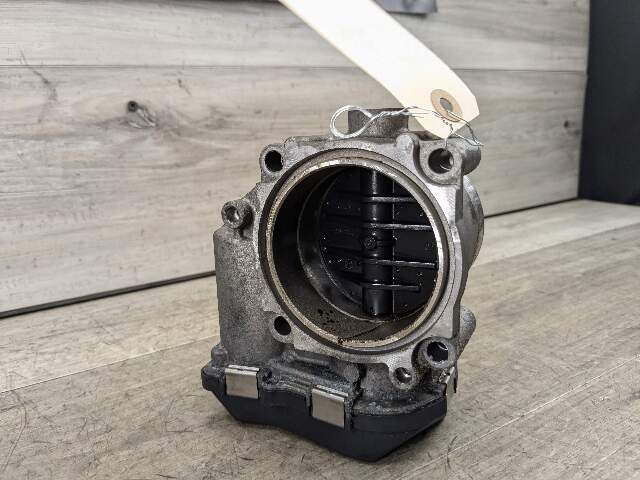 10-19 BMW F10 F12 F13 F01 F02 F15 S63 Intake Manifold Throttle Housing Assembly