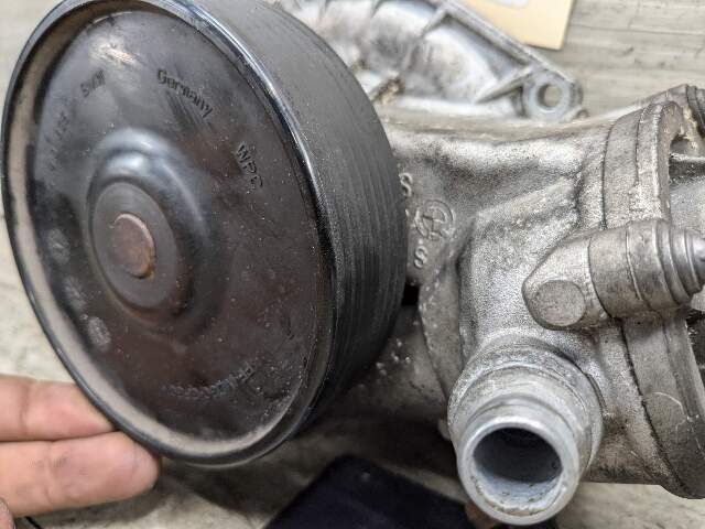 12-19 BMW F06 F10 F12 F13 M5 M6 S63 Engine Water Pump Thermostat Cooling Unit