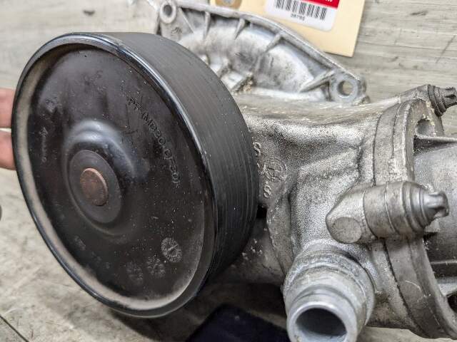 12-19 BMW F06 F10 F12 F13 M5 M6 S63 Engine Water Pump Thermostat Cooling Unit