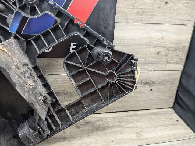 14-18 OEM BMW F85 X5M REAR Right Passenger Bumper Bracket Guide Support Mount