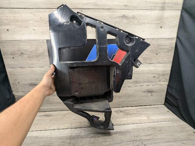 14-18 OEM BMW F85 X5M REAR Right Passenger Bumper Bracket Guide Support Mount