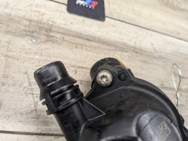 06-13 BEHR BMW E82 E88 E90 E92 E93 Engine N54 Water Coolant Thermostat Housing