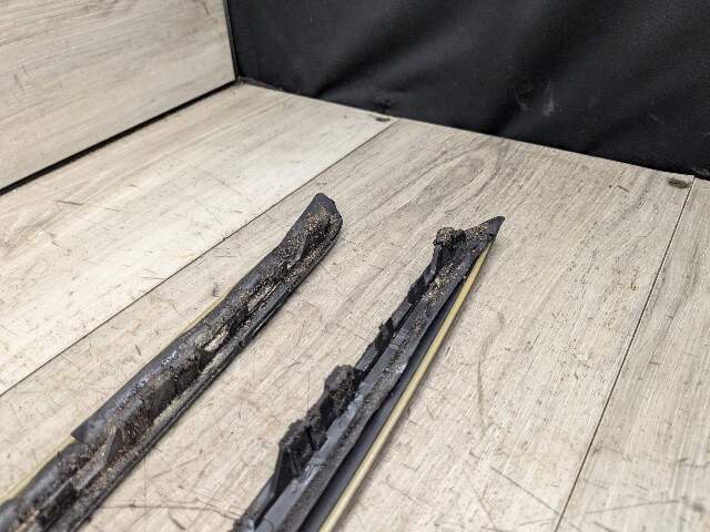 14-19 OEM BMW F15 F16 X5 X6 Front Left Right Windshield Side Drip Molding PAIR