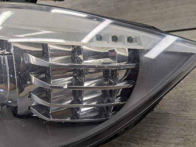 09-11 OEM BMW E90 E91 LCI Left Driver Side Adaptive Xenon Headlight w Module