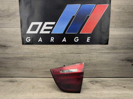 NOTE* 09-11 OEM BMW E90 LCI Sedan Rear Passenger Side Inner Tail Light Trunk Lid