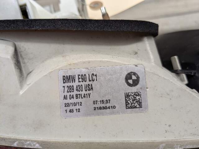 09-11 OEM BMW E90 328 335 LCI Sedan Rear Passenger Side Outer Tail Light