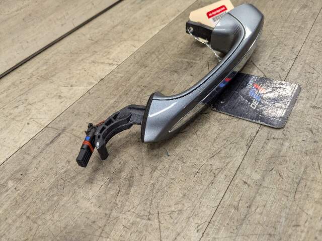 OEM BMW G30 530 540 M550 F90 M5 COMFORT ACCESS REAR Driver Left Door Handle