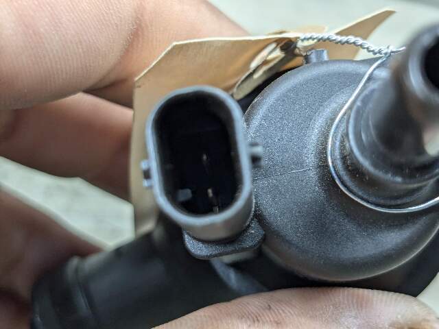OEM BMW G01 G02 G05 G12 G20 G30 Fuel Tank Vapor Breather Valve B46 B58