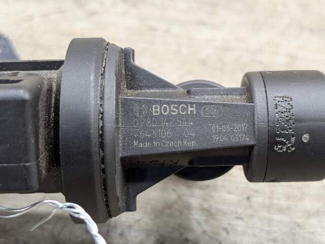 OEM BMW G01 G02 G05 G12 G20 G30 Fuel Tank Vapor Breather Valve B46 B58