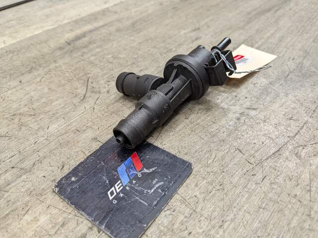 OEM BMW G01 G02 G05 G12 G20 G30 Fuel Tank Vapor Breather Valve B46 B58