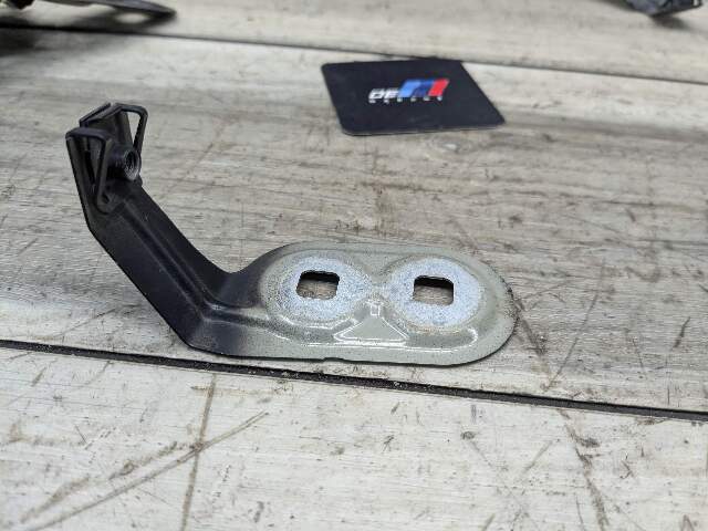 11-16 OEM BMW F10 535 550 Front Left Driver Side Fender Bracket Wing Holder SET