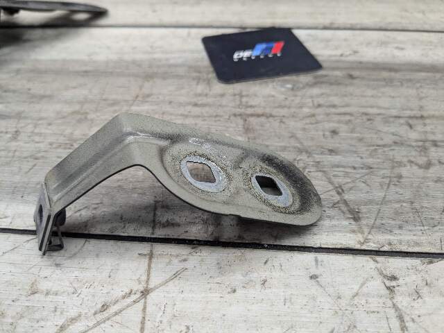 11-16 OEM BMW F10 535 550 Front Left Driver Side Fender Bracket Wing Holder SET