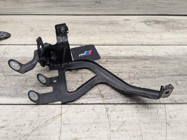 11-16 OEM BMW F10 535 550 Front Left Driver Side Fender Bracket Wing Holder SET