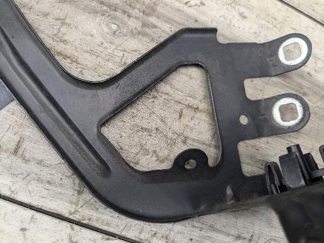 11-16 OEM BMW F10 535 550 Front Left Driver Side Fender Bracket Wing Holder SET