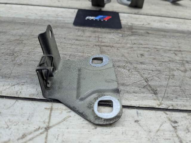 11-16 OEM BMW F10 535 550 Front Left Driver Side Fender Bracket Wing Holder SET