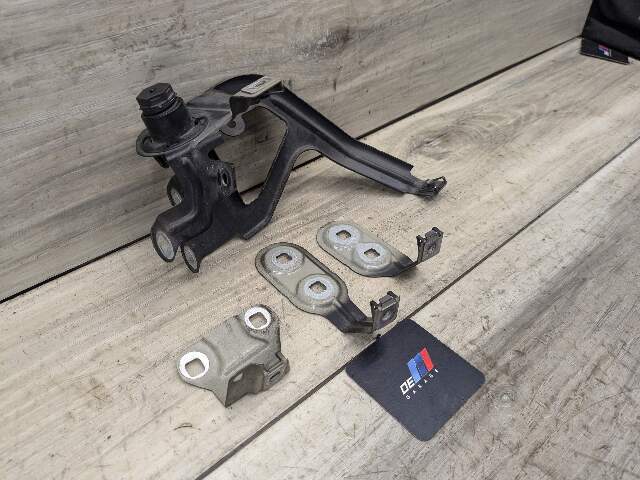 11-16 OEM BMW F10 535 550 Front Left Driver Side Fender Bracket Wing Holder SET