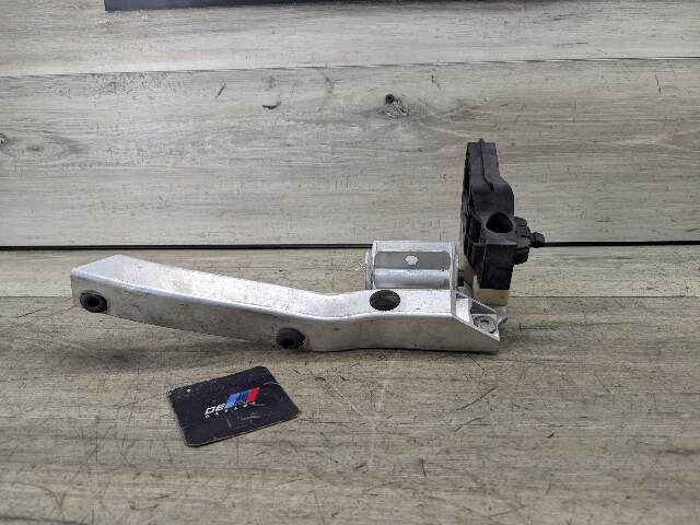 10-15 OEM BMW F02 F10 F12 Front Bumper Right Passenger Support Adapter Bracket