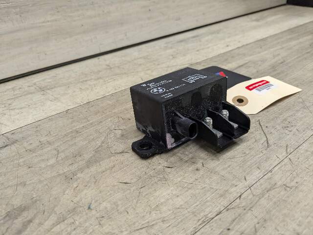OEM BMW F10 F13 F02 F30 F32 F80 F82 F85 M3 M4 M6 Cooling Fan Relay Control 130A