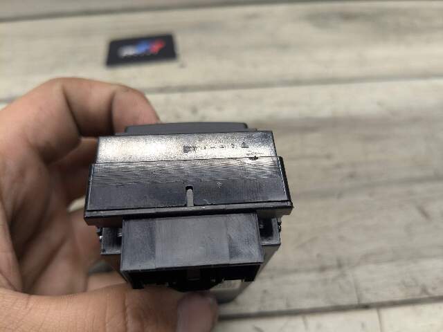 10-18 BMW F01 F02 F06 F07 Rear Window Regulator Sun Shade Control Switch