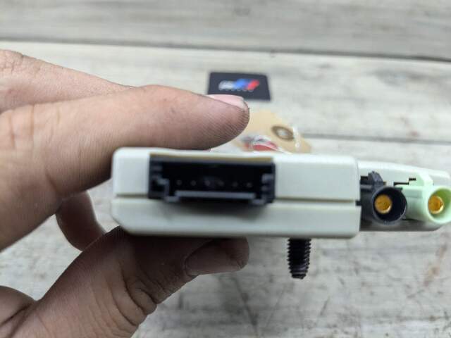 OEM BMW F06 F10 F13 M5 M6 Radio Antenna Amplifier Module