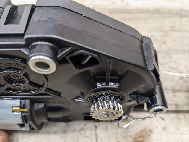 OEM BMW F06 F82 F80 F13 F01 F10 M2 M3 M4 M6 Upper Sunroof Moon Roof Motor Unit