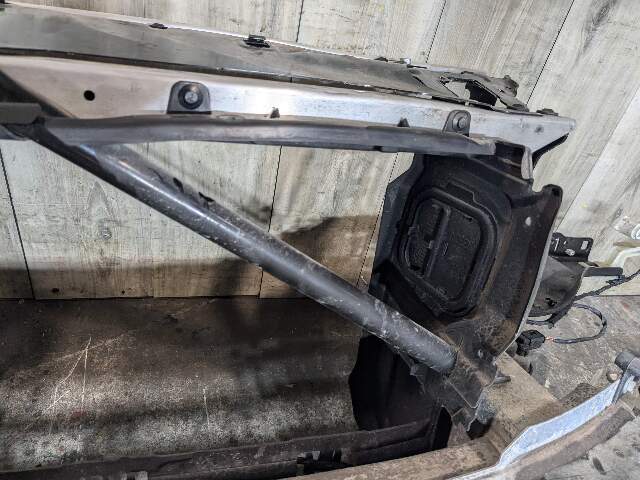 *17-23* OEM BMW G30 530 540 M550 Front Clip Radiator Support Reinforcement